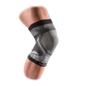 McDavid Knee Sleeve/4-Way Seamless Elastic - MD5140